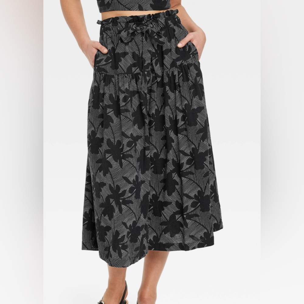 NWT Tie Waist Button Front Linen Blend Floral Skirt